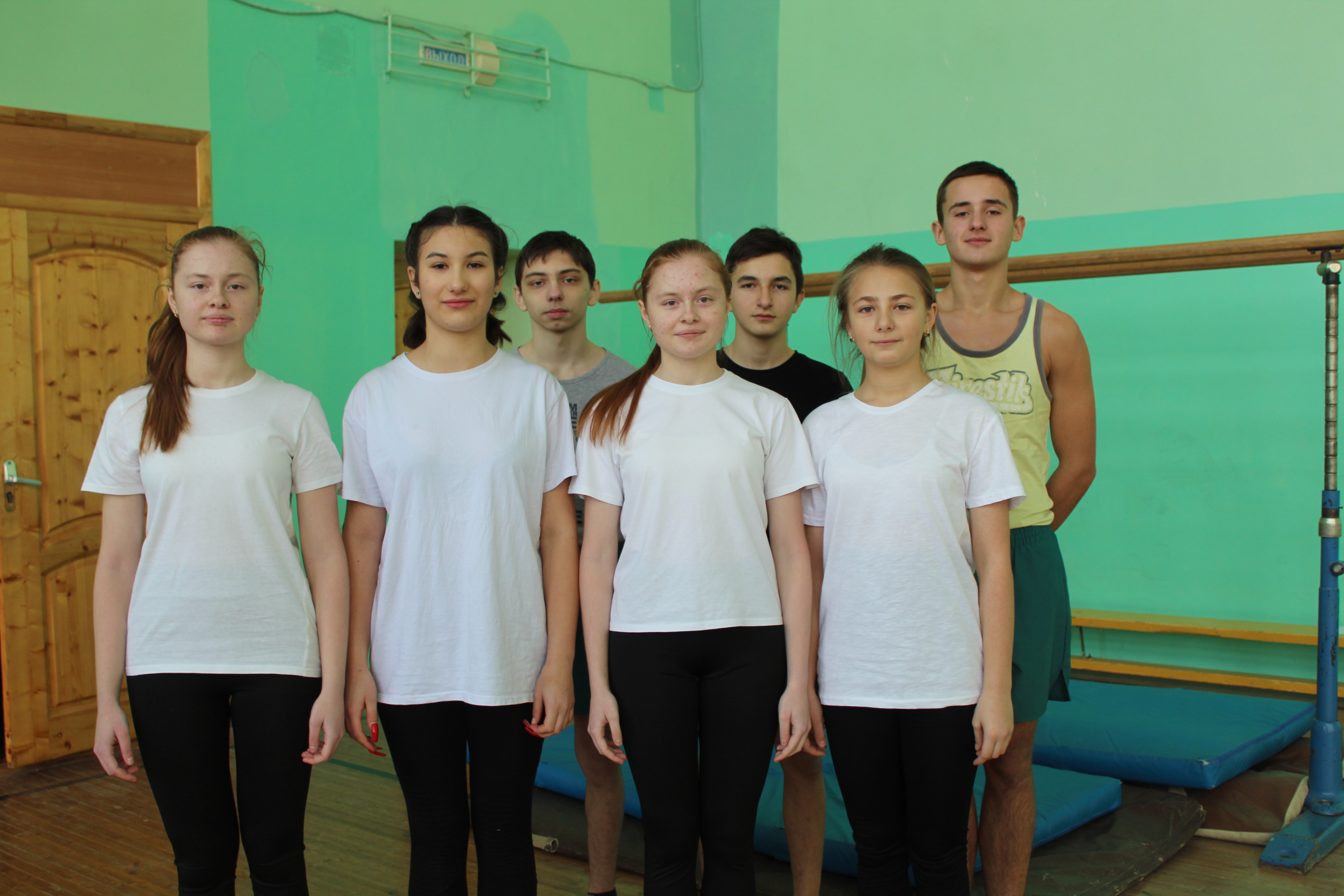 Юные гимнасты, призеры муниципальных соревнований
