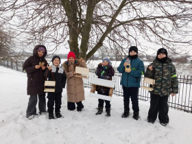 Покормите птиц зимой....